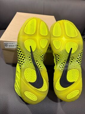 Nike Kids Neon Yellow and Black Athletic Sneakers